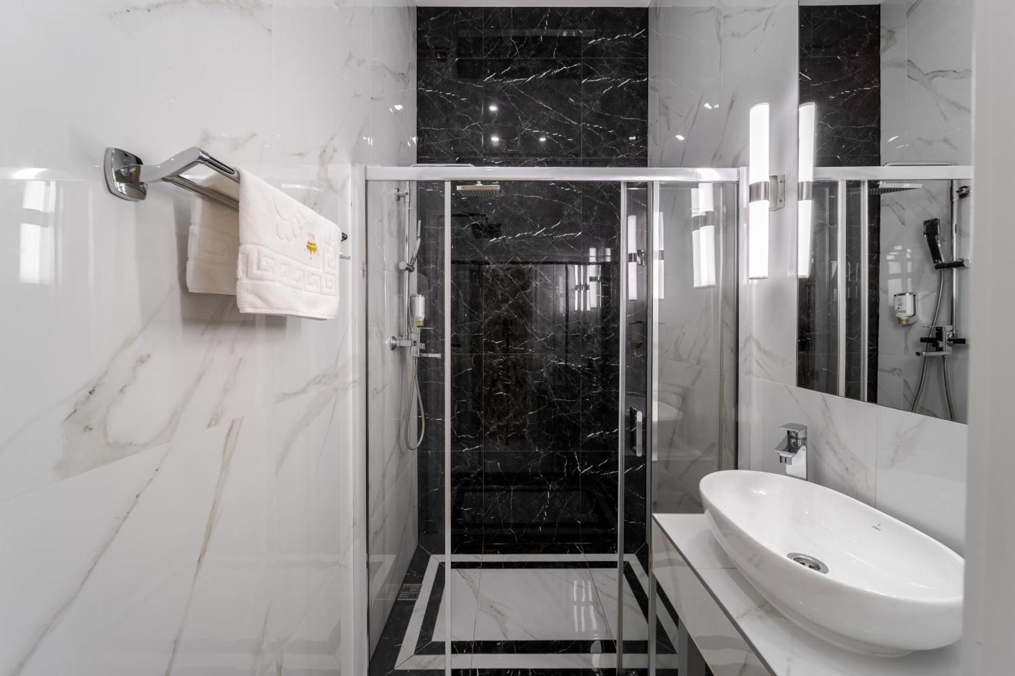 Royal Stylish Apartment In The Old City 리비프 외부 사진