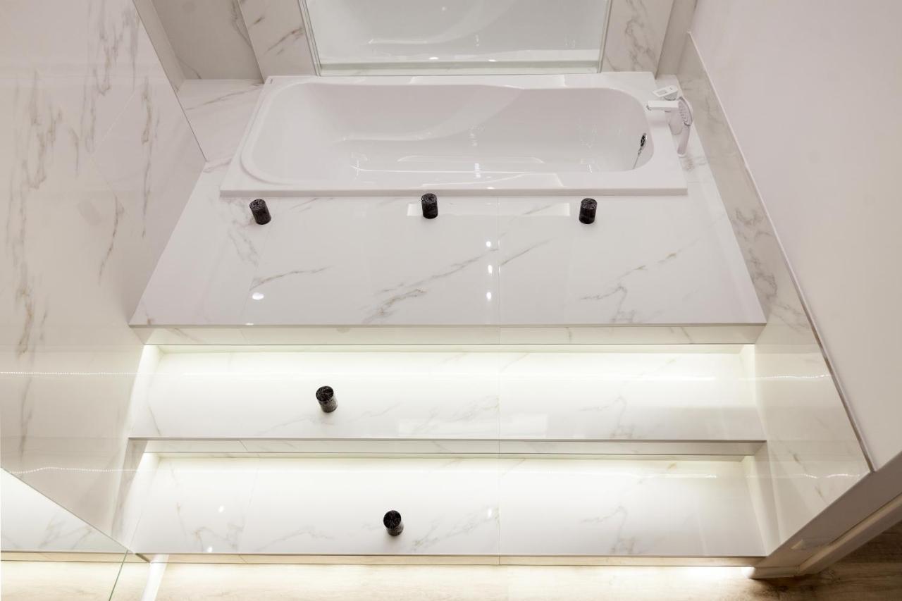 Royal Stylish Apartment In The Old City 리비프 외부 사진