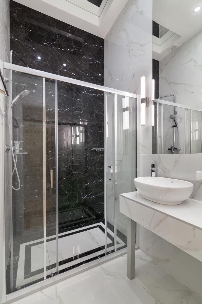 Royal Stylish Apartment In The Old City 리비프 외부 사진